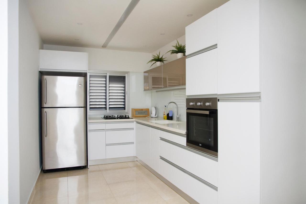 Apartments4You Etsel Бат-Ям Екстер'єр фото